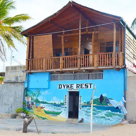 Dyke Rest Hotel Trincomalee Bilik gambar
